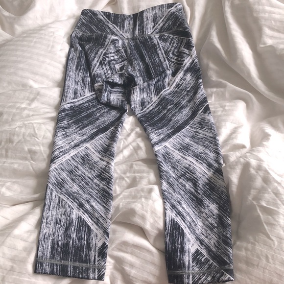 Lululemon Wunder Under - Picture 3 of 4